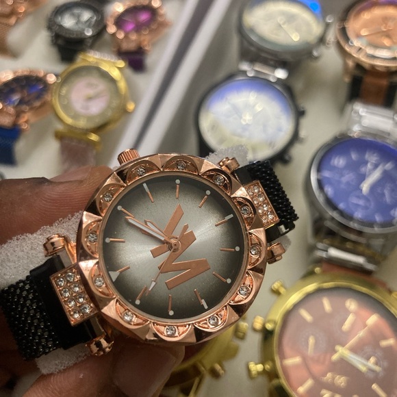 I am selling great quality Men’s and Woman’s watches - Picture 15 of 16